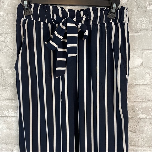 H&M Striped Paper Bag Pants - Picture 3 of 7